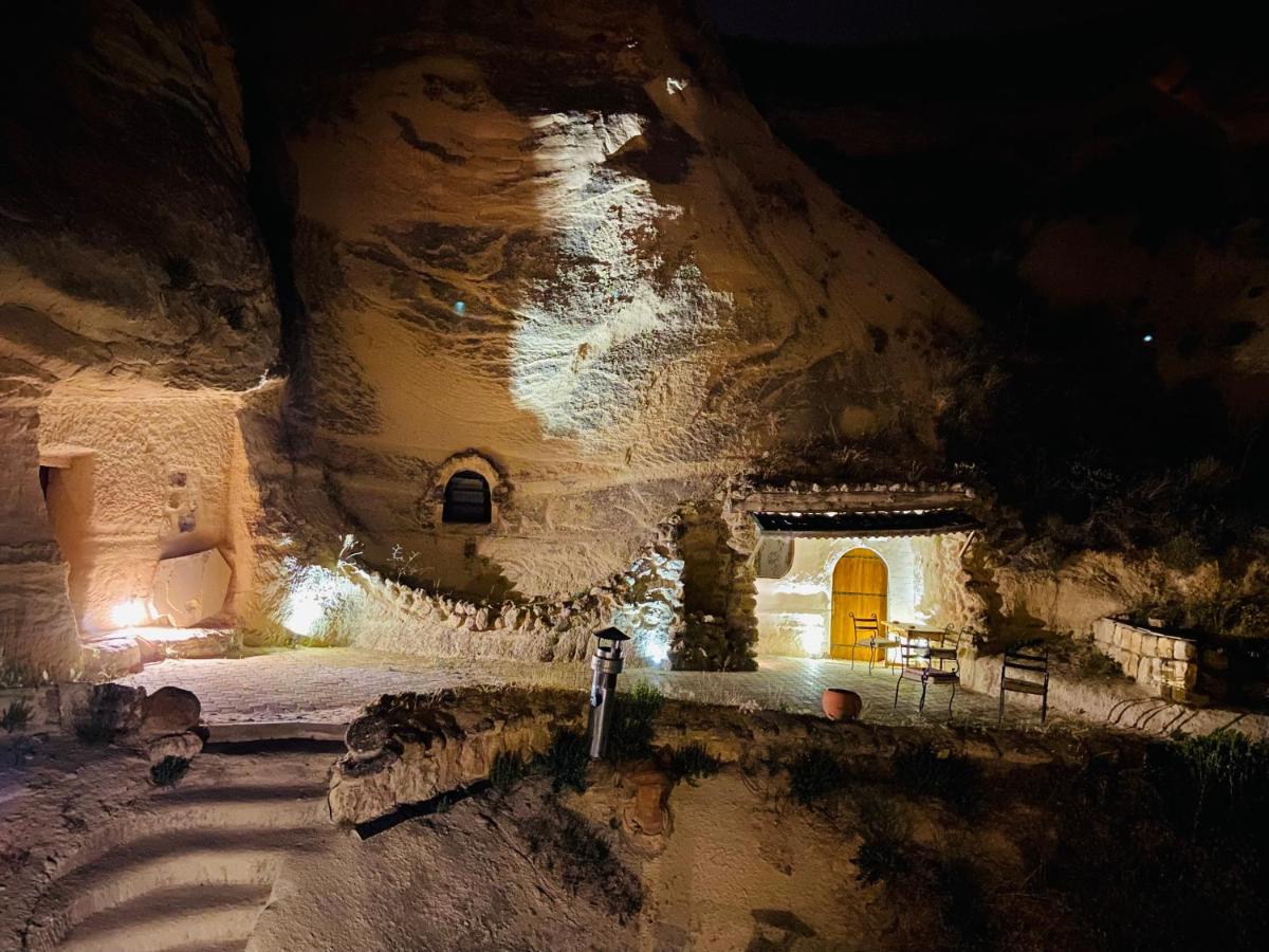 The Village Cave Hotel 2*